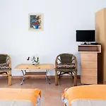 Pretty 2bdr With Terrace, With 2 Bathrooms, 41 Apartment *