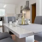 Pretty 2bdr With Terrace, With 2 Bathrooms, 41 Lejlighed