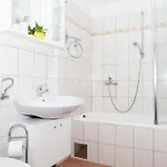 Apartment Pretty 2bdr With Terrace, With 2 Bathrooms, 41 *