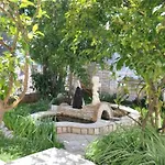 Pretty 2bdr With Terrace, With 2 Bathrooms, 41 Lejlighed