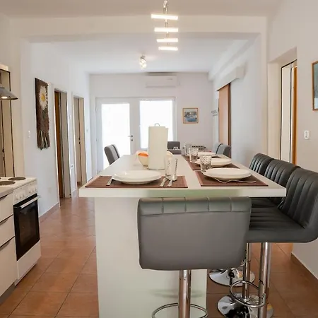 Pretty 2bdr With Terrace, With 2 Bathrooms, 41