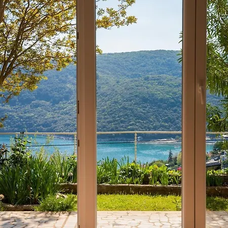 Pretty 2bdr With Terrace, With 2 Bathrooms, 41 * Rabac