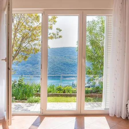 Pretty 2bdr With Terrace, With 2 Bathrooms, 41 Rabac