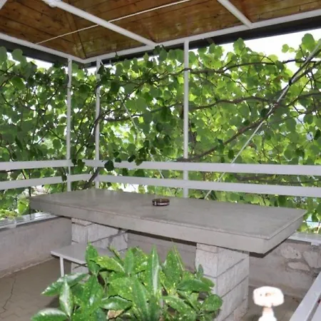 Pretty 2bdr With Terrace, With 2 Bathrooms, 41 Lägenhet Rabac