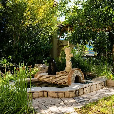 Pretty 2bdr With Terrace, With 2 Bathrooms, 41 Lägenhet Rabac