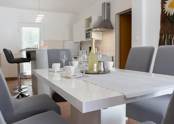 Pretty 2bdr With Terrace, With 2 Bathrooms, 41 Apartmán