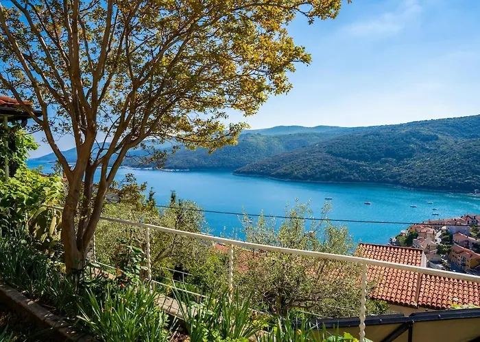 Pretty 2bdr With Terrace, With 2 Bathrooms, 41 Apartmán Rabac