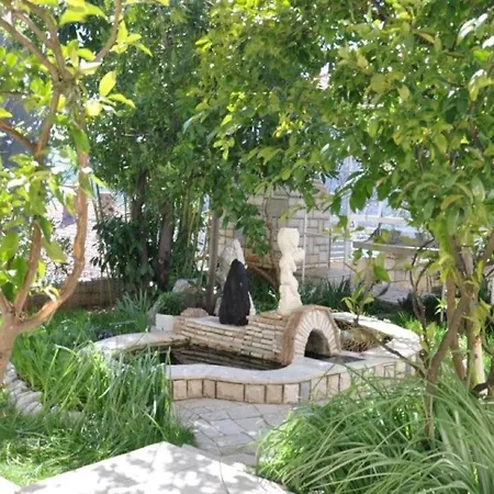 Pretty 2bdr With Terrace, With 2 Bathrooms, 41 Apartmán