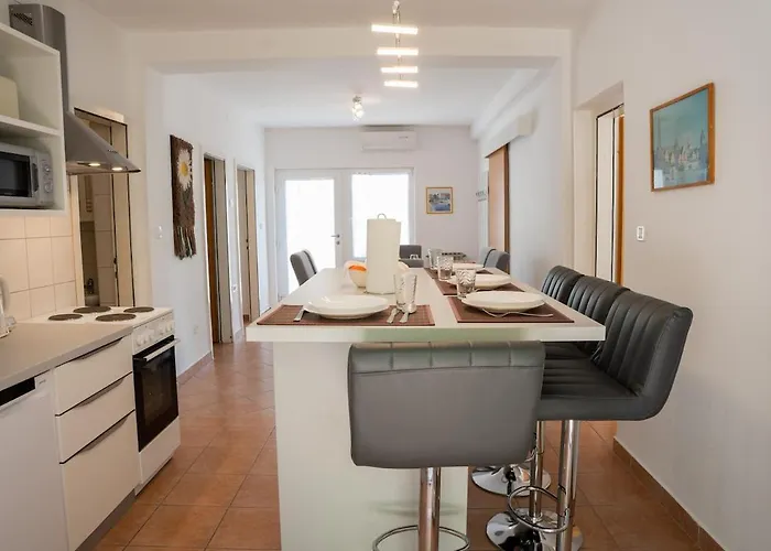 Pretty 2bdr With Terrace, With 2 Bathrooms, 41