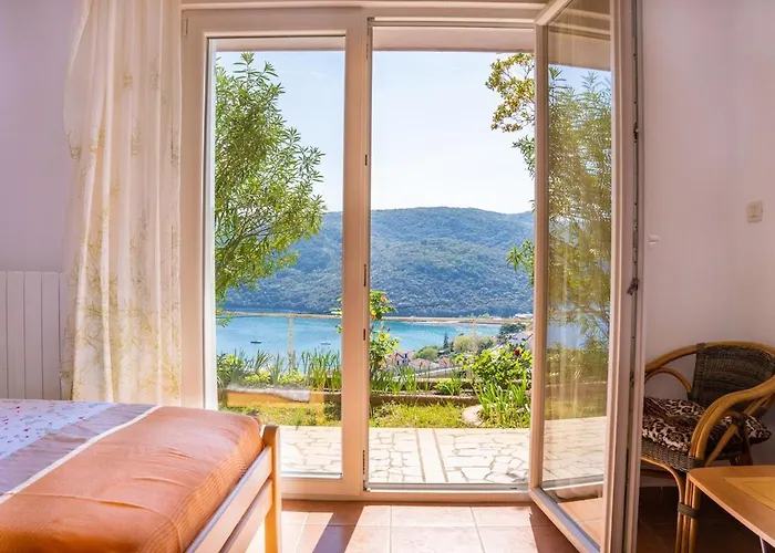 Pretty 2bdr With Terrace, With 2 Bathrooms, 41 *
