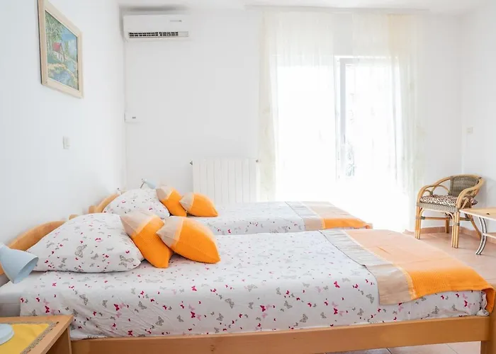 Pretty 2bdr With Terrace, With 2 Bathrooms, 41 דירה