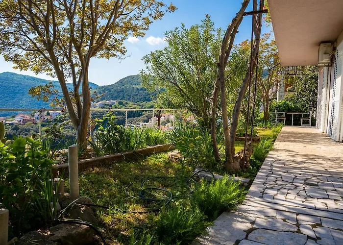 Pretty 2bdr With Terrace, With 2 Bathrooms, 41 * ראבץ